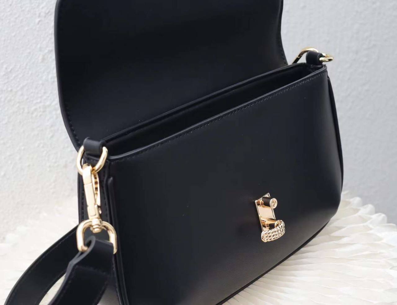 “Elegance” — Classic Genuine Leather Bag