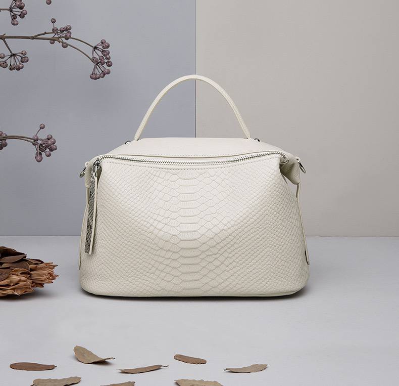 “Serenity” — Elegant Genuine Leather Bag