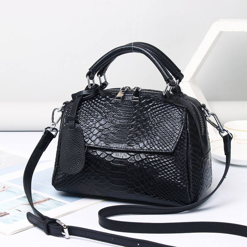Scarlet Luxe – Statement Shoulder Bag in Textured PU Leather