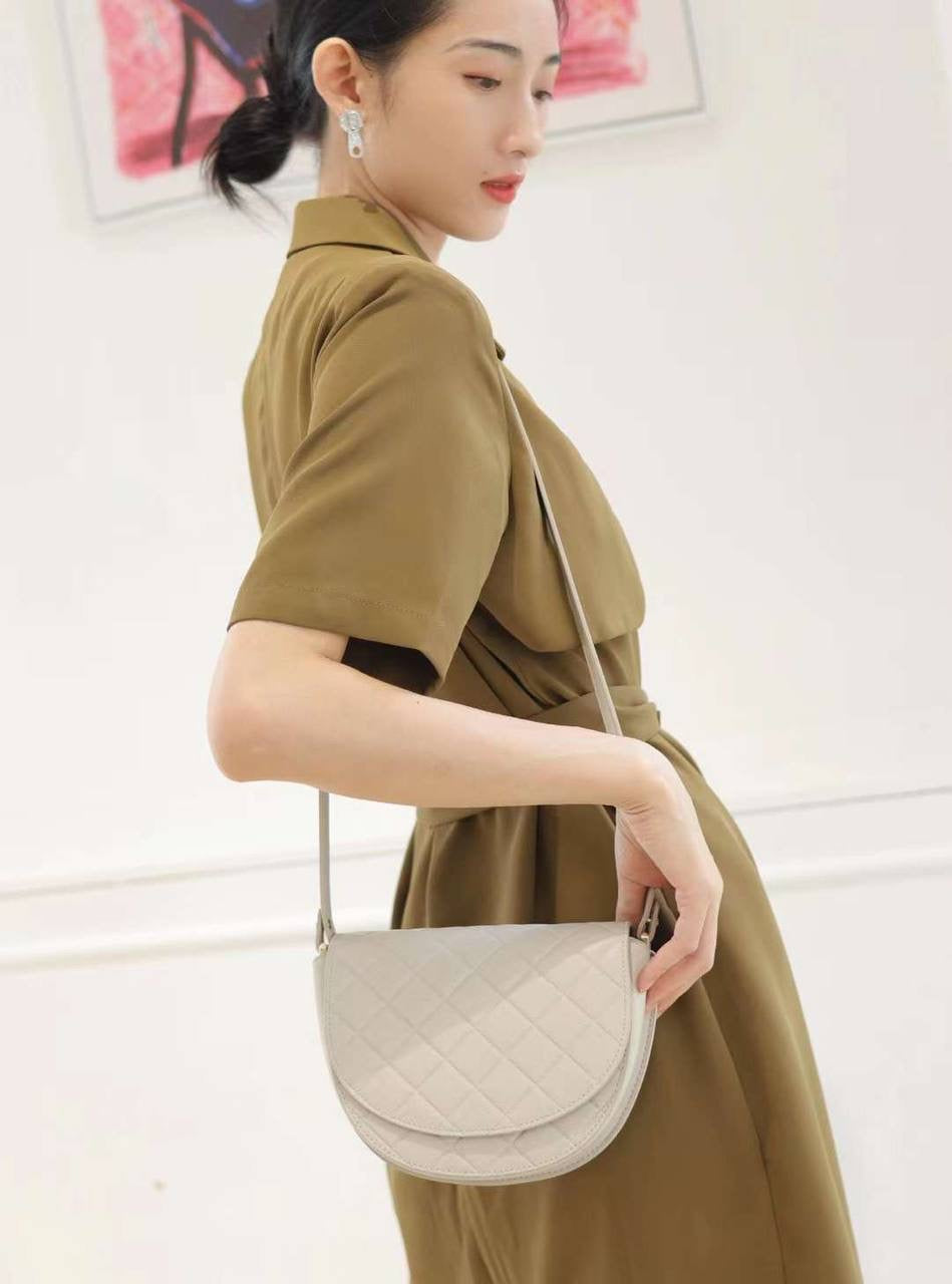 Genuine Leather Crossbody Bag — Elegance and Practicality in One Accessory