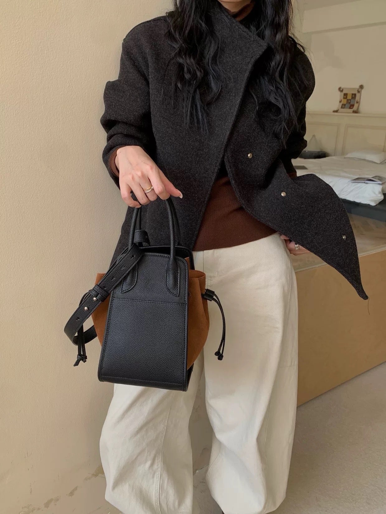 Darina – Elegant Shoulder Bag with Top Handle & Adjustable Strap