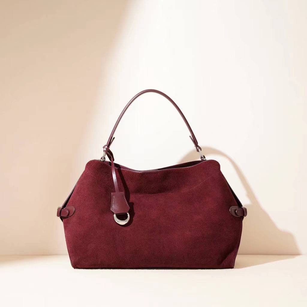 Avenue Luxe — Elegant Bag in Two Materials