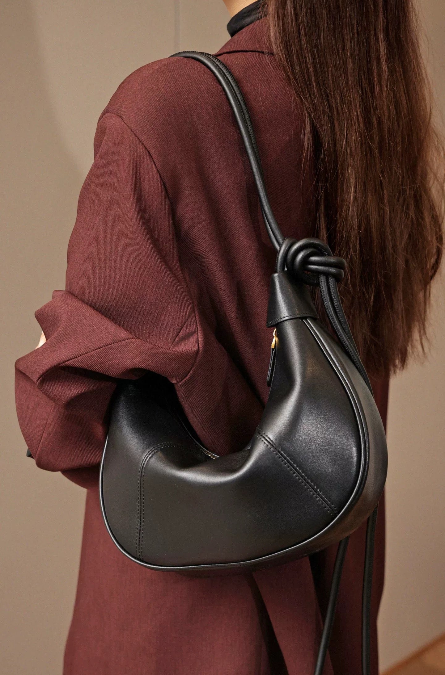 Elegant Adjustable Leather Shoulder Bag