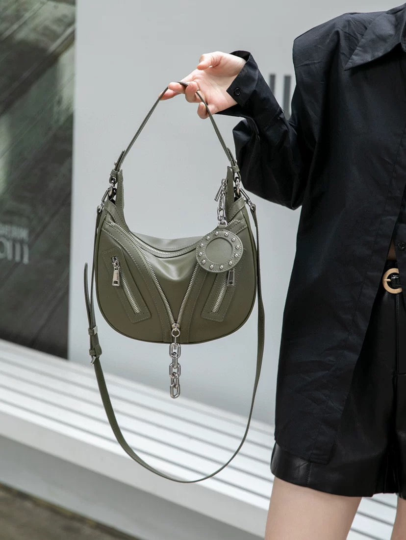 Urban Rebel Bag – Bold Style in Genuine Leather with a Chic Top Handle