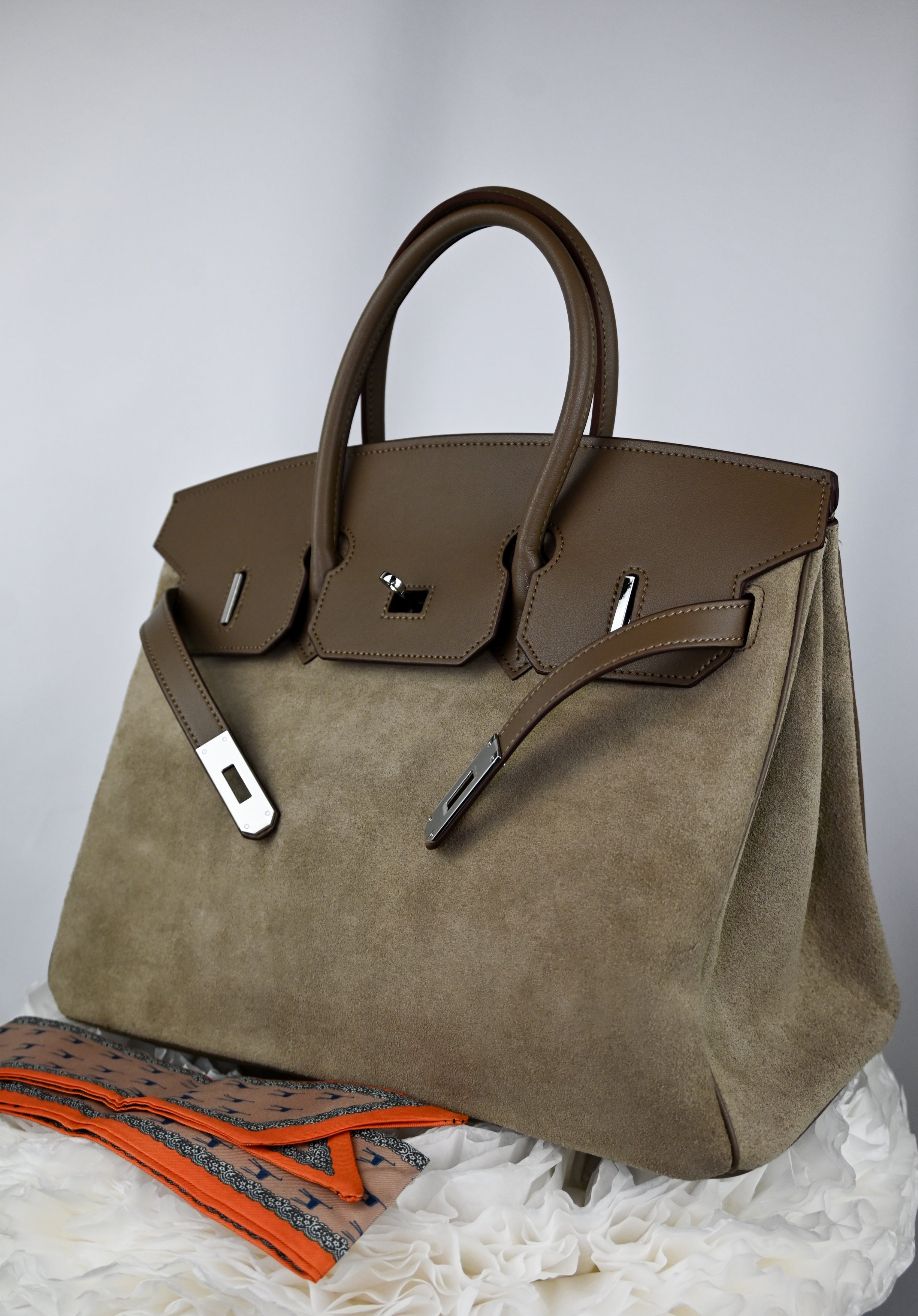 “Italia Suede Luxe” – Timeless Italian Craftsmanship in Leather & Suede