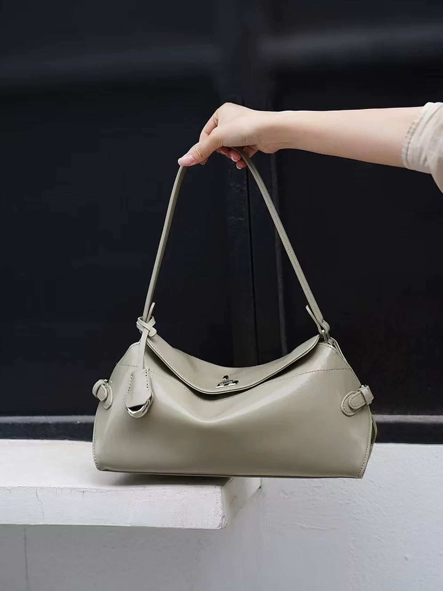 👜 Aylana Bag — Elegant Genuine Cowhide Leather Bag with Long Adjustable Strap