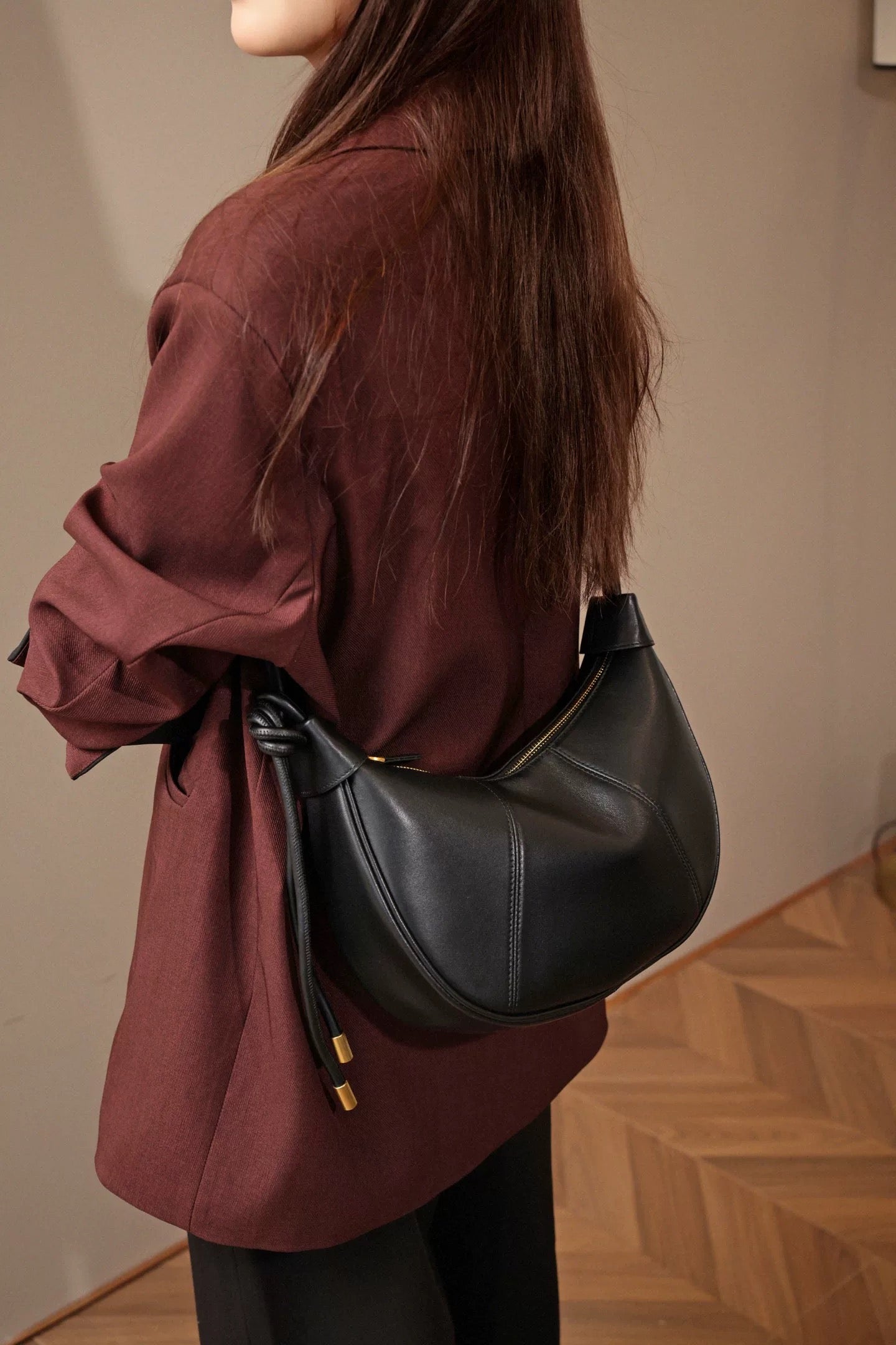 Elegant Adjustable Leather Shoulder Bag