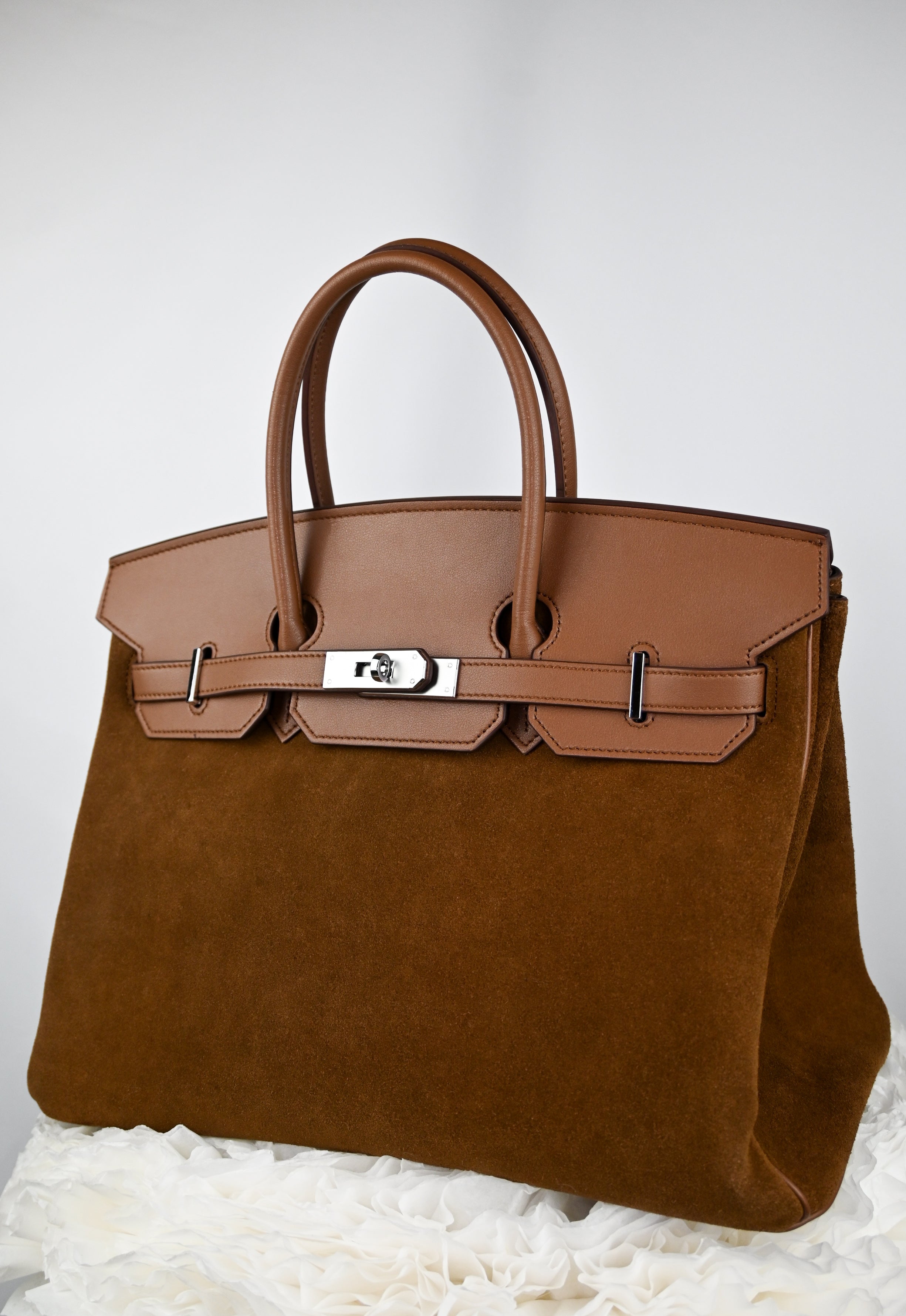 “Italia Suede Luxe” – Timeless Italian Craftsmanship in Leather & Suede