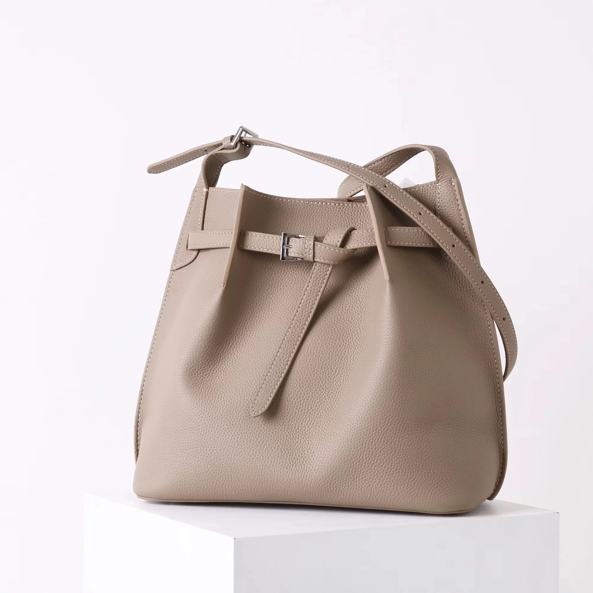 SARUNA Grain– 100% Full Leather Tote”. Women’s shoulder bag