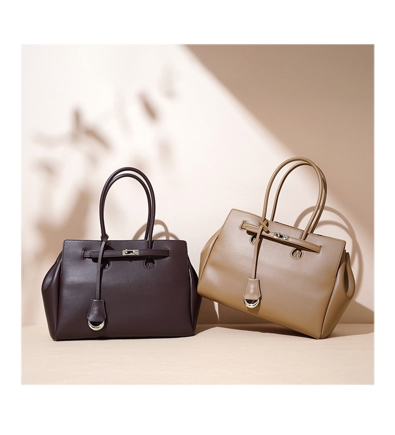 “Urban Elegance” — Genuine Leather Handbag. Women’s shoulder bag