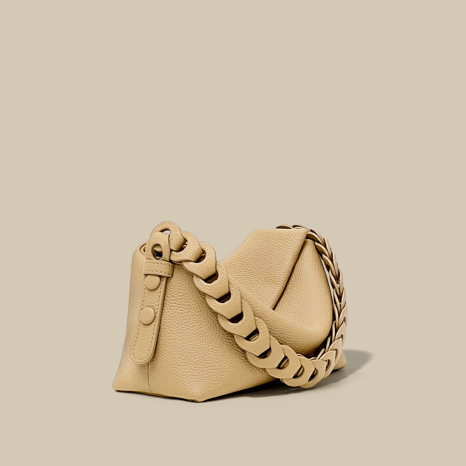 Modern Classic: Genuine Leather Handbag Elegance