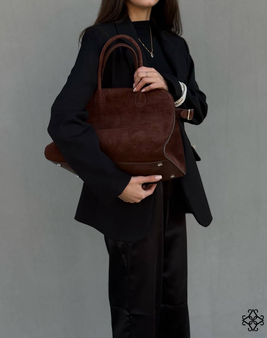 Velour Elegance – The Ultimate Italian Suede Handbag