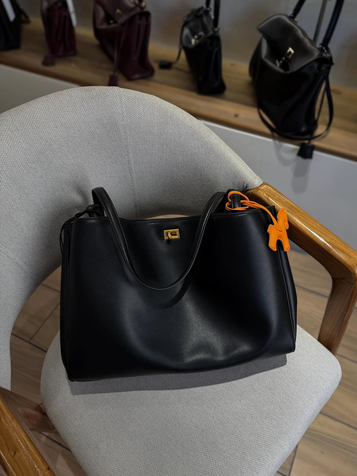 Bellavita Gold — Genuine Cow Leather Shoulder Bag | Made in Italy 🇮🇹