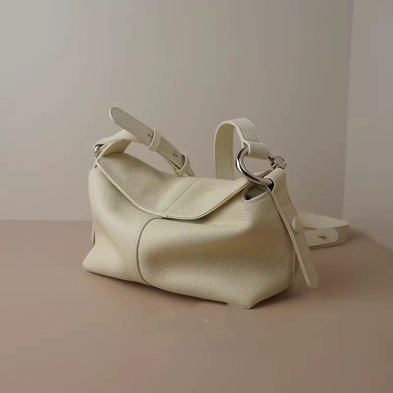 Genuine Leather Shoulder Bag – Timeless Elegance  Everyday Functionality