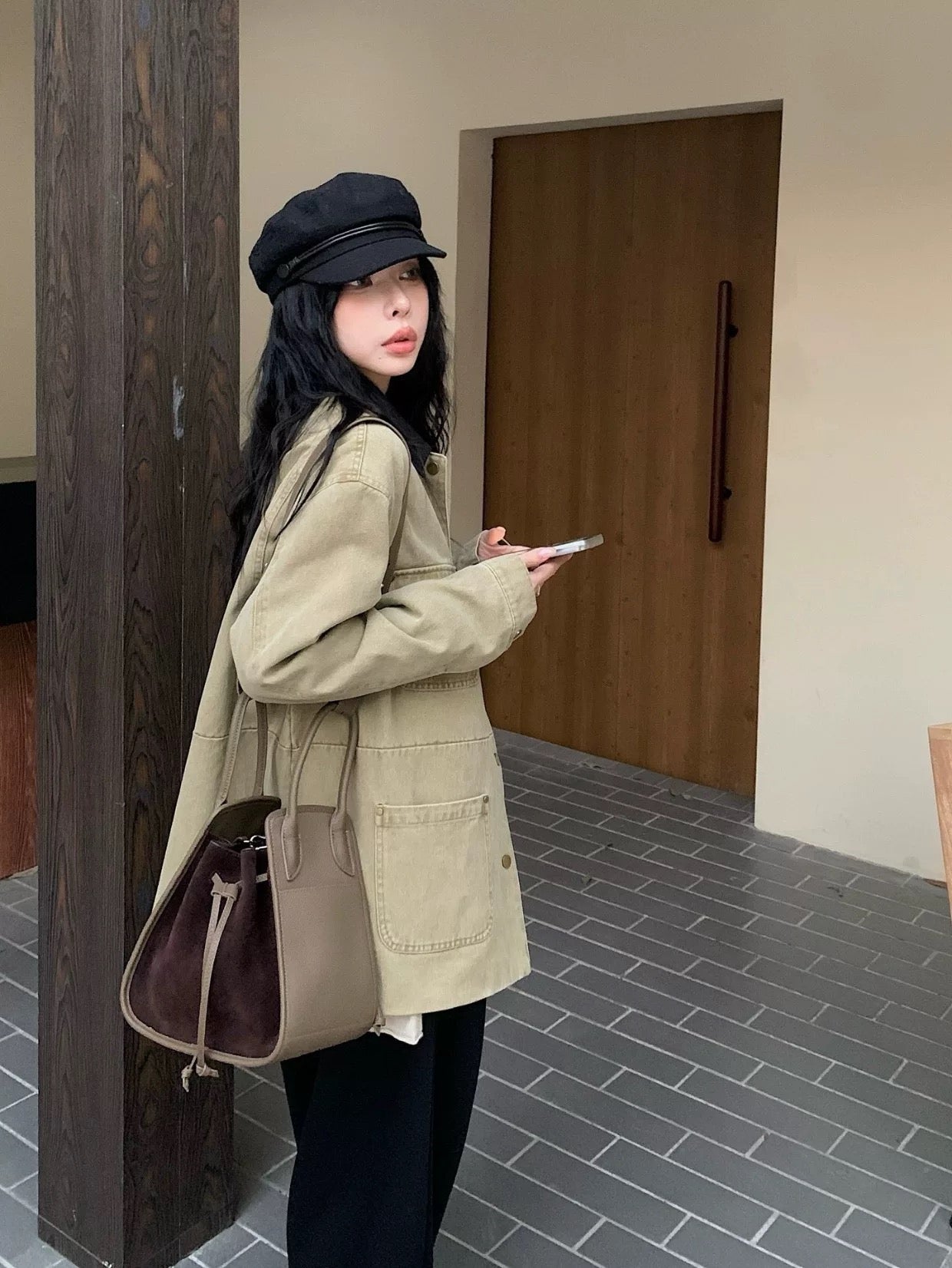 Darina – Elegant Shoulder Bag with Top Handle & Adjustable Strap