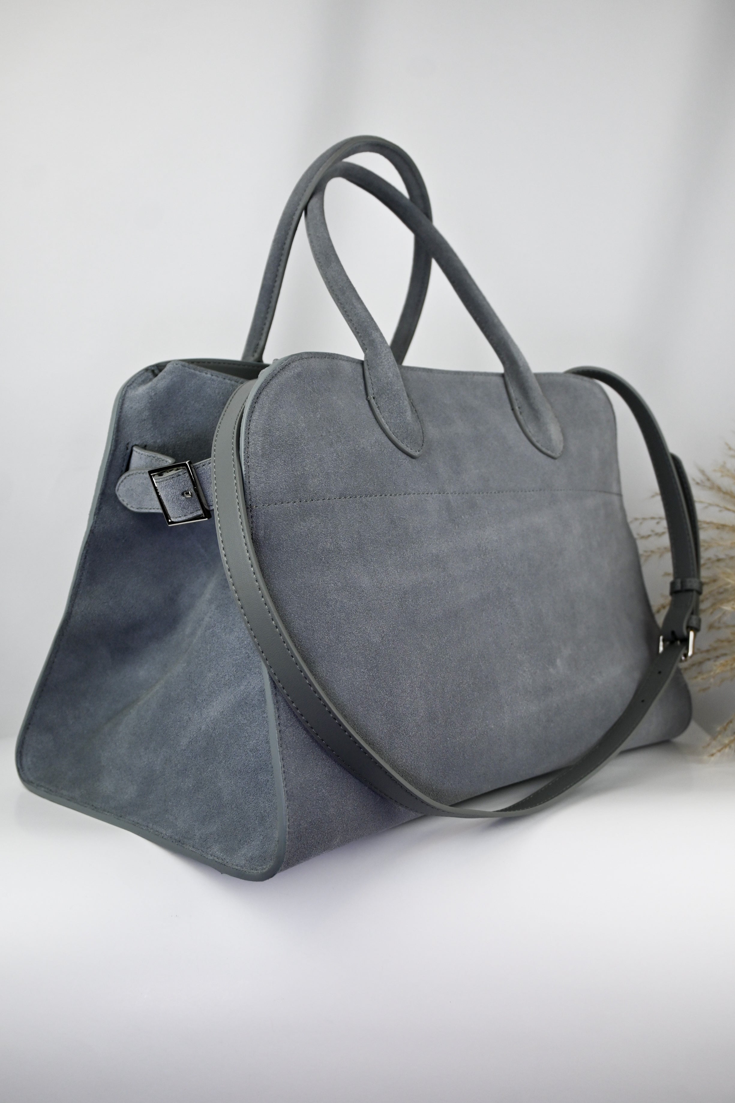 Velour Elegance – The Ultimate Italian Suede Handbag