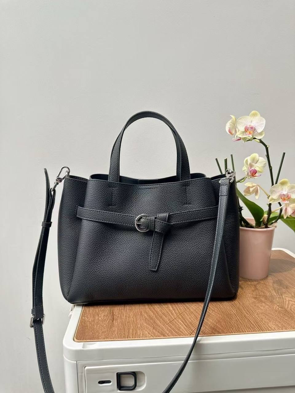 Urban Luxe Tote —Women’s shoulder bag
