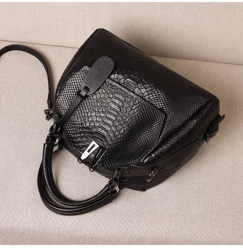 Scarlet Luxe – Statement Shoulder Bag in Textured PU Leather