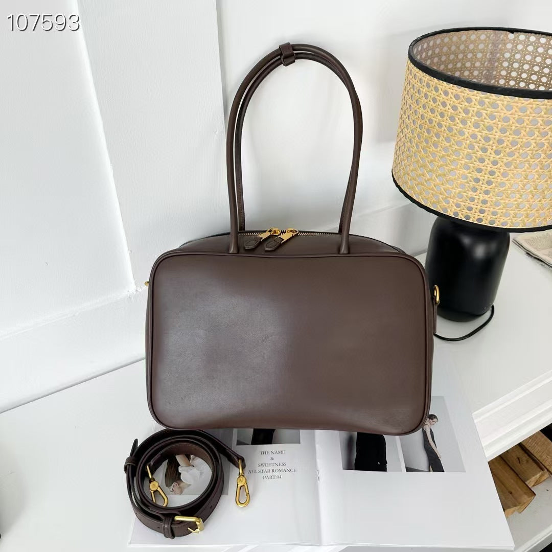 Linea Eleganza — Classic Genuine Leather Bag with Adjustable Strap