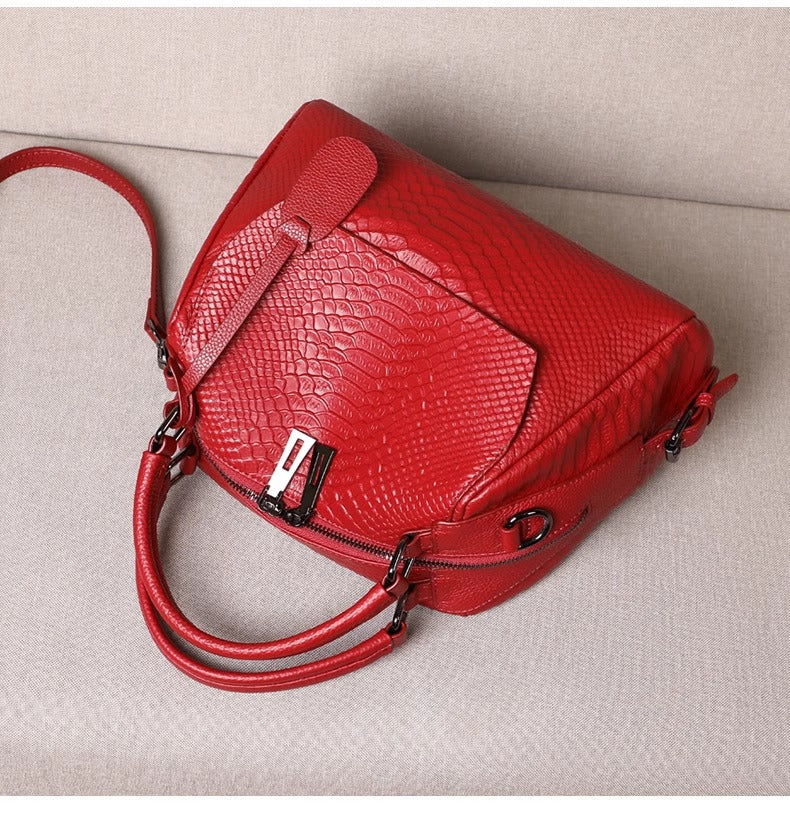 Scarlet Luxe – Statement Shoulder Bag in Textured PU Leather