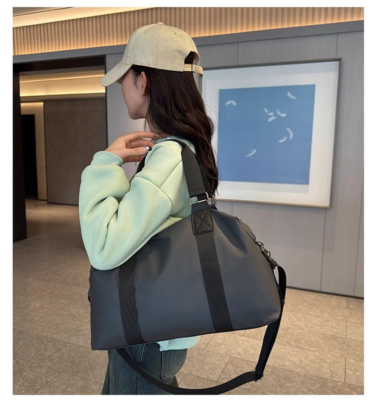 “Athletica” — Elegant Fitness Bag