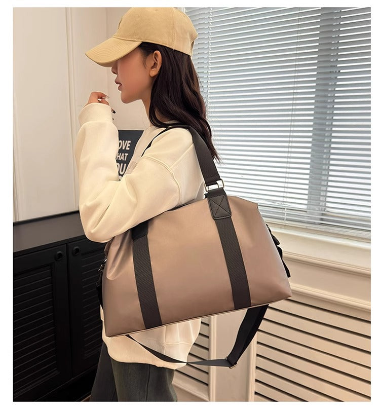 “Athletica” — Elegant Fitness Bag