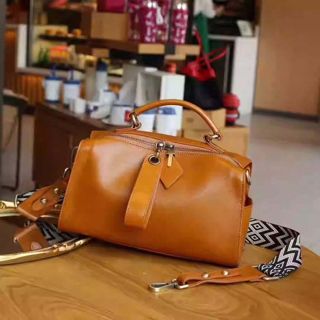 Lusso Belleza” – Genuine Leather Handbag with Versatile Strap