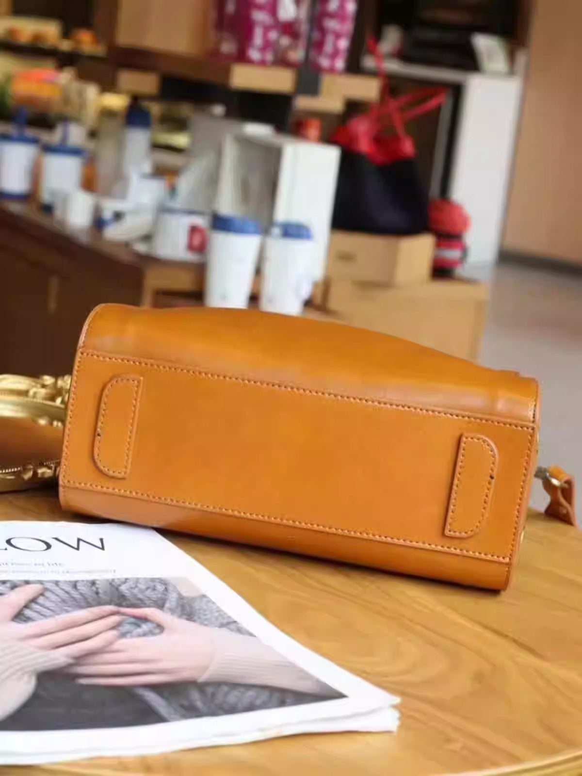 Lusso Belleza” – Genuine Leather Handbag with Versatile Strap