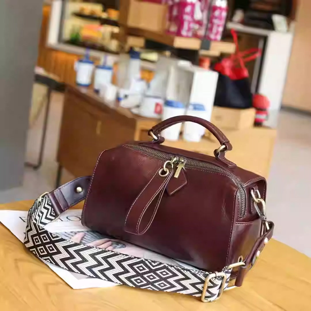 Lusso Belleza” – Genuine Leather Handbag with Versatile Strap