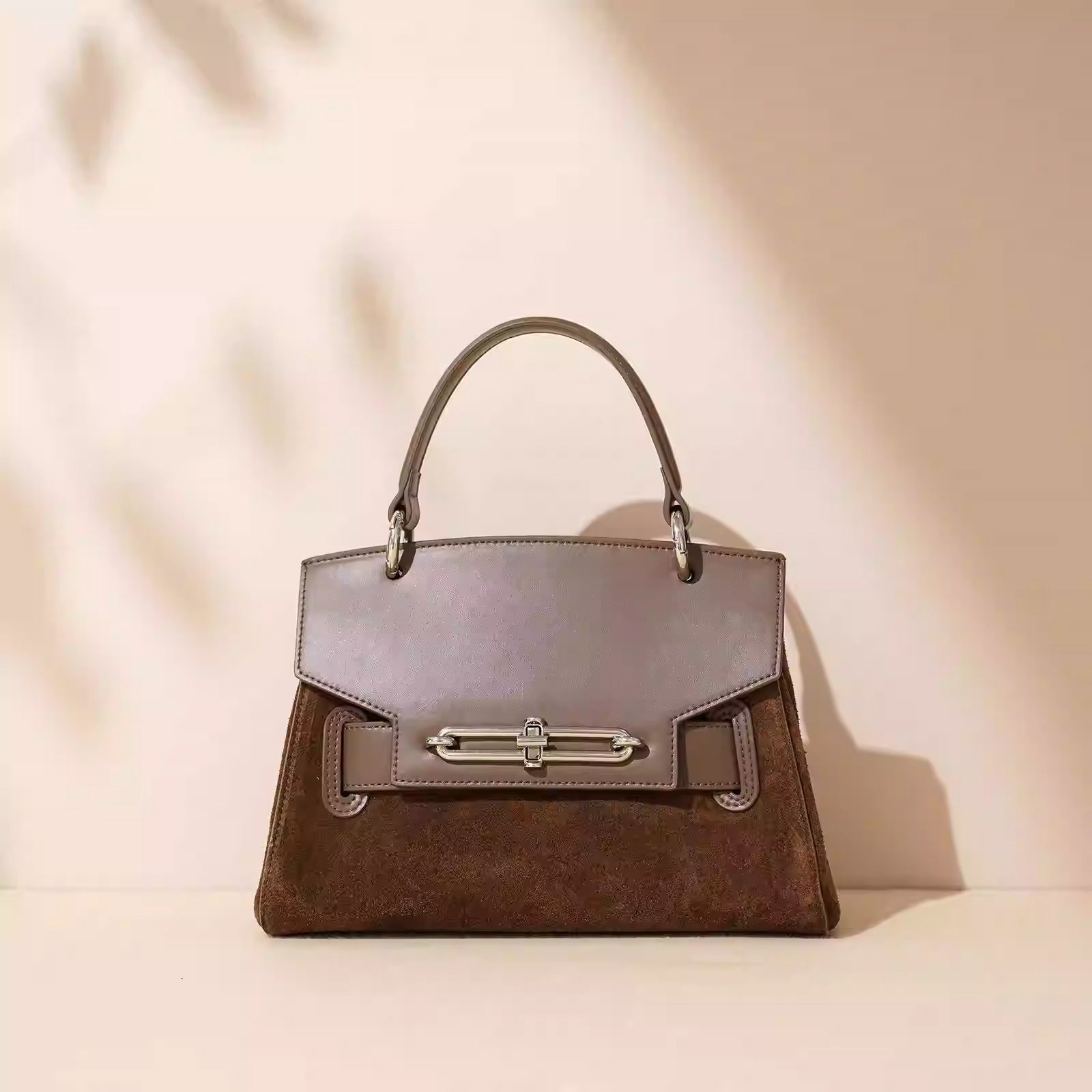 Elegance Chain Strap Shoulder Bag – Genuine Leather Crossbody for Everyday and Evening Style