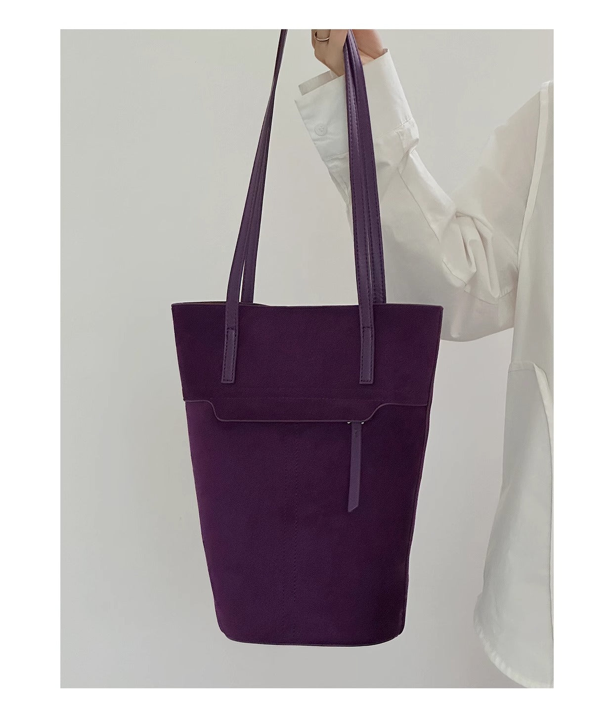 Elegant Barrel Bag in Genuine Leather and Suede