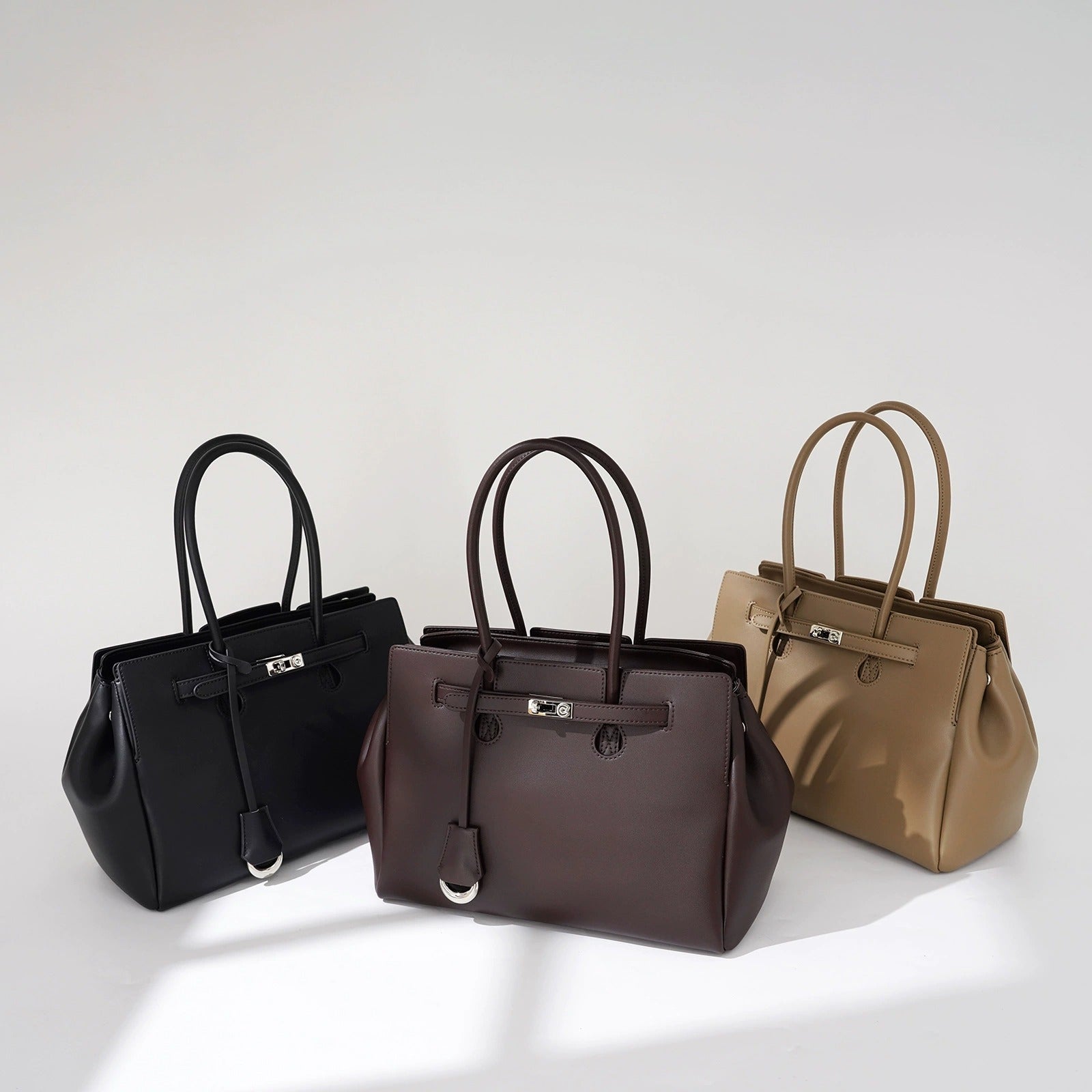 “Urban Elegance” — Genuine Leather Handbag. Women’s shoulder bag