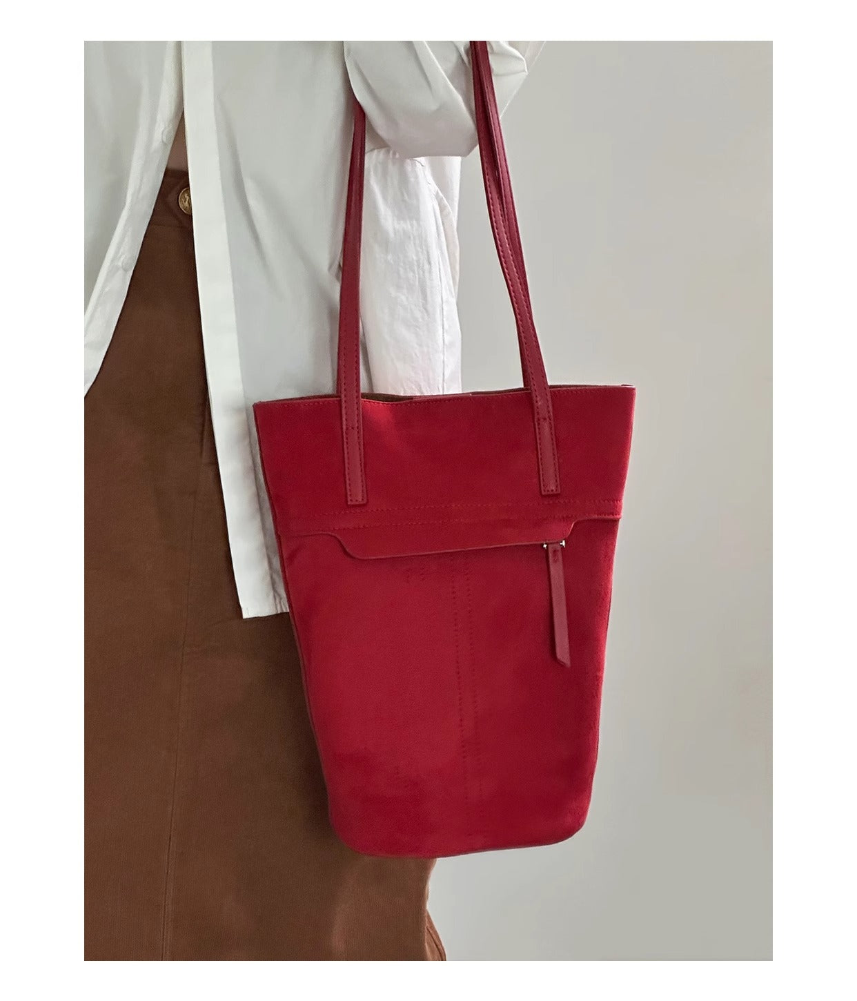 Elegant Barrel Bag in Genuine Leather and Suede