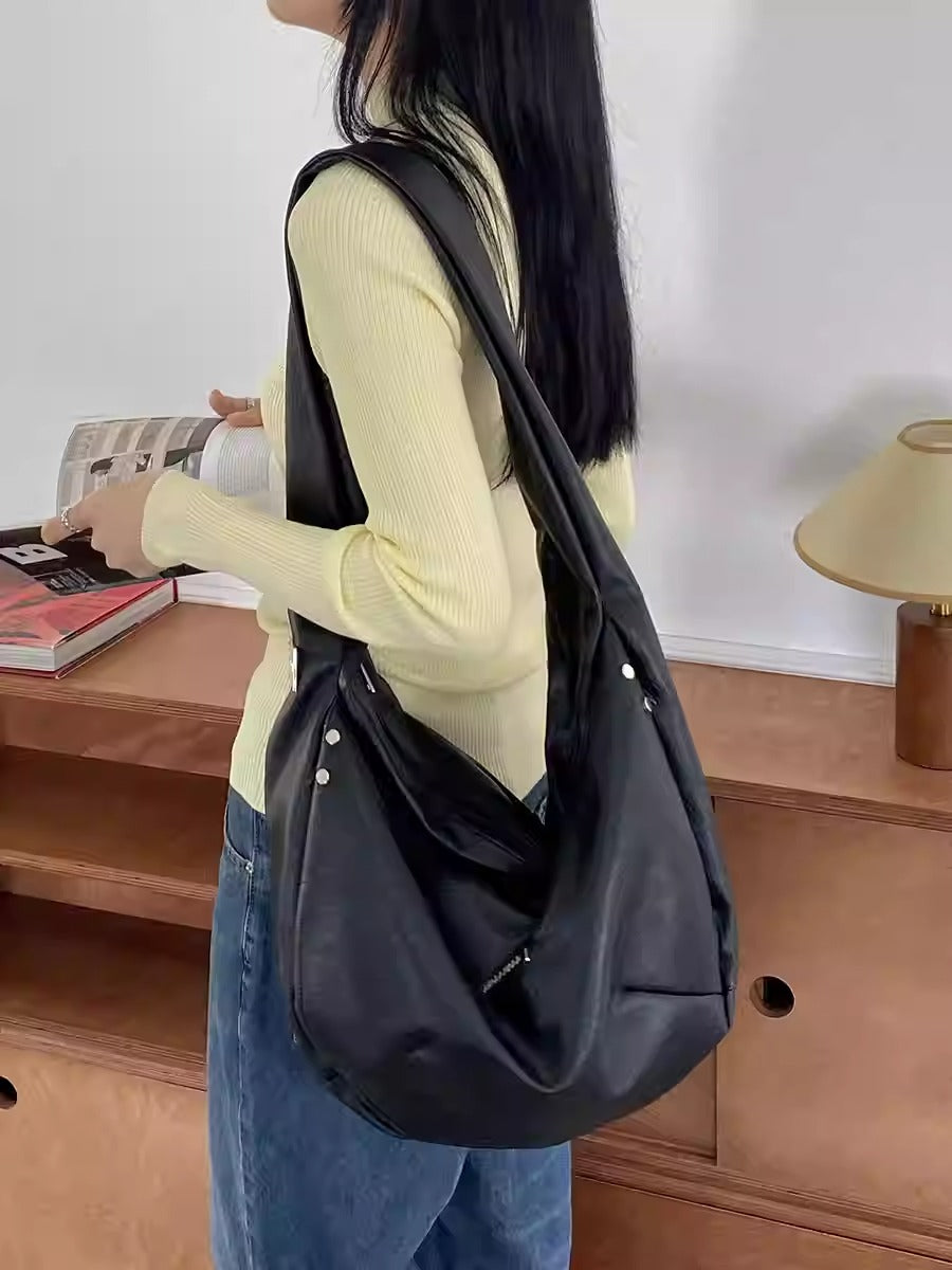 Urban Flow Maxi – where style meets comfort in a larger bag