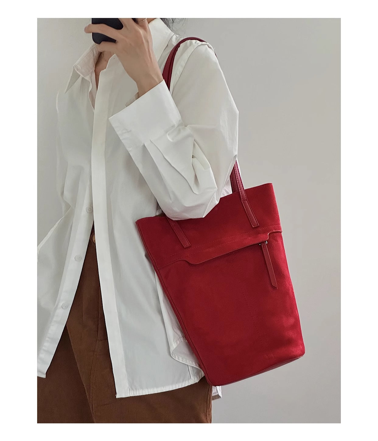 Elegant Barrel Bag in Genuine Leather and Suede