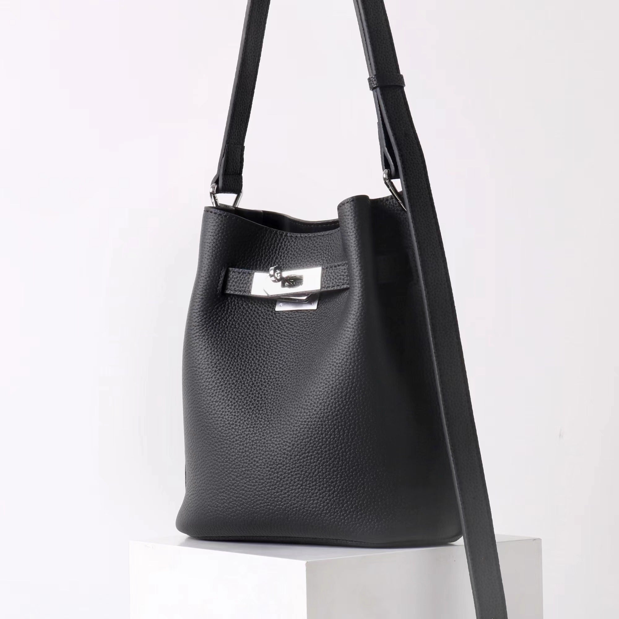 ✨ Tuyana — genuine leather crossbody bag ✨