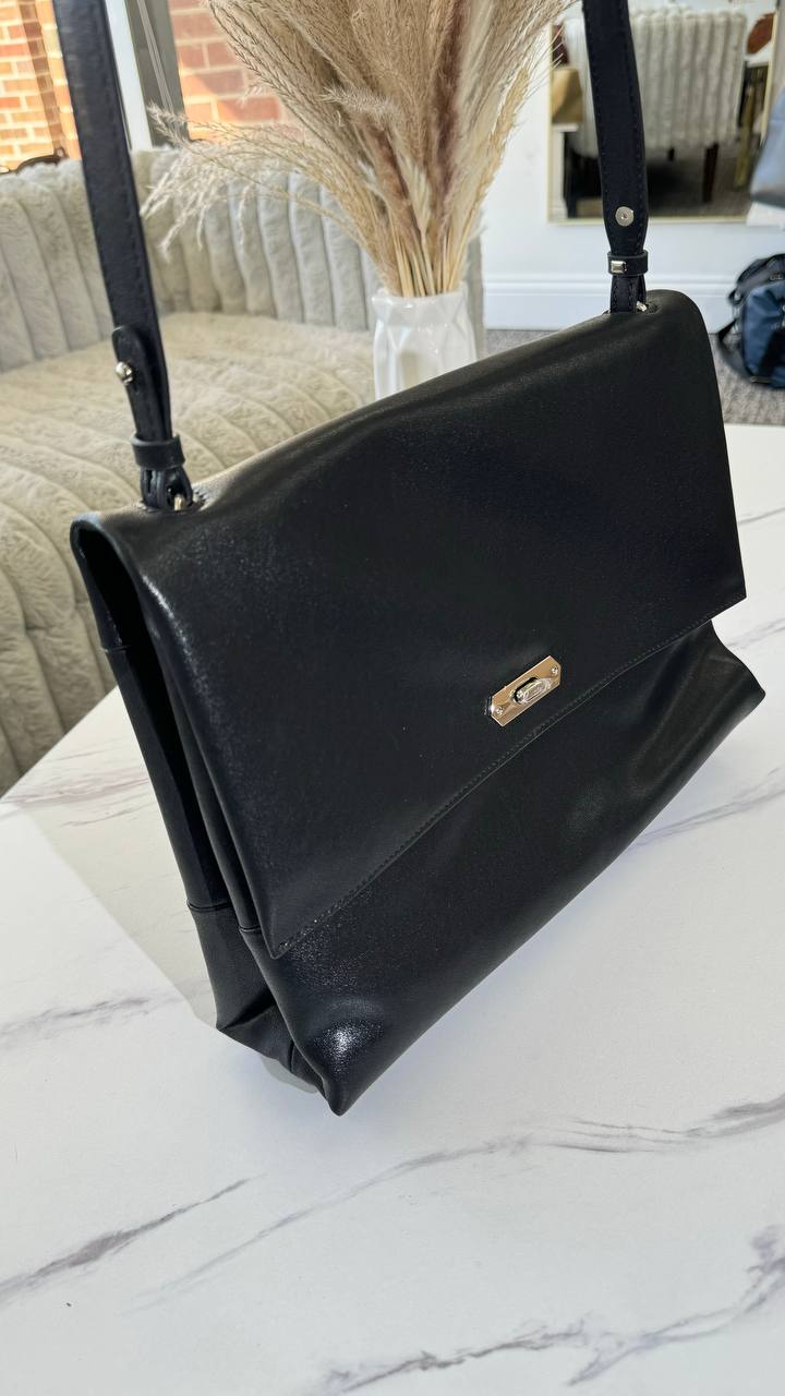 Véda Luxe – Exquisite Minimalism in Leather
