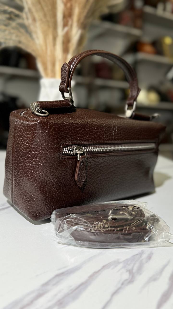 Urban Chic – Stylish Eco-Leather Bag with a Long Strap