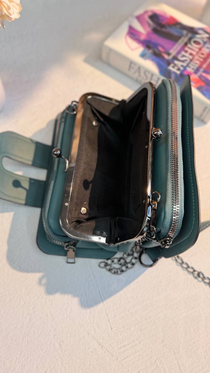 VERITE NOUVELLE Handbag – The Art of a New Style