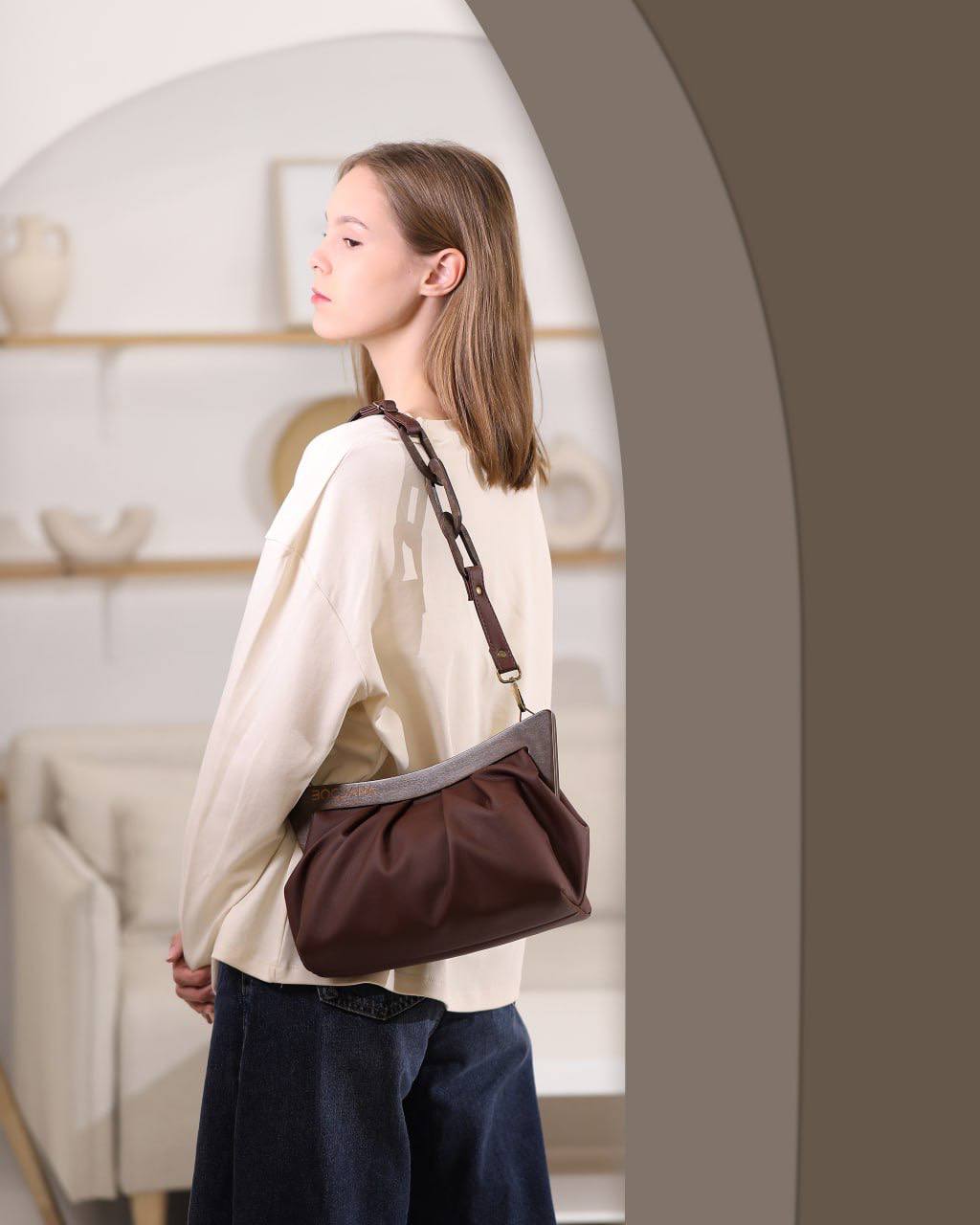 Bogdana Fashion Bags – Wooden Handle Elegance