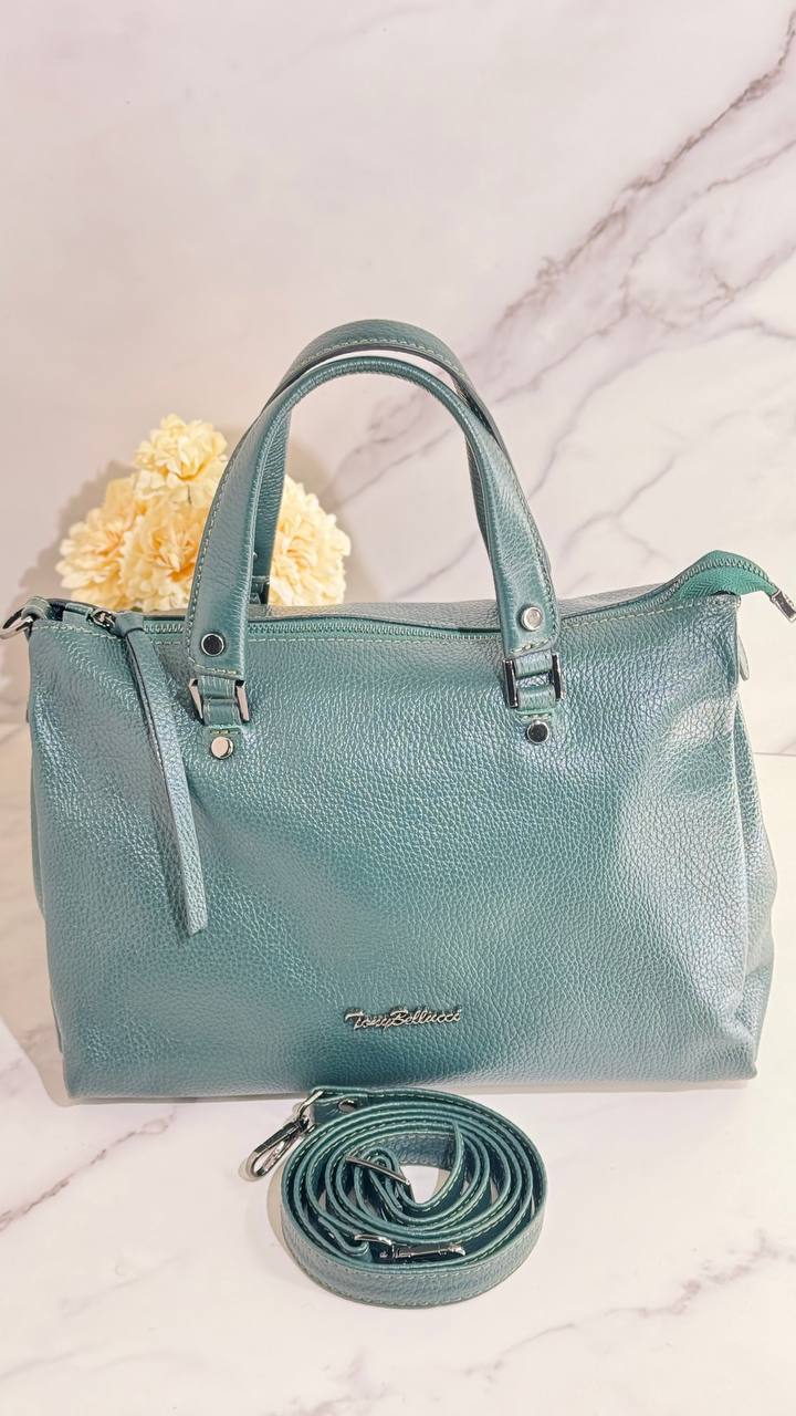 Emerald Grace: The Perfect Fusion of Elegance and Functionality