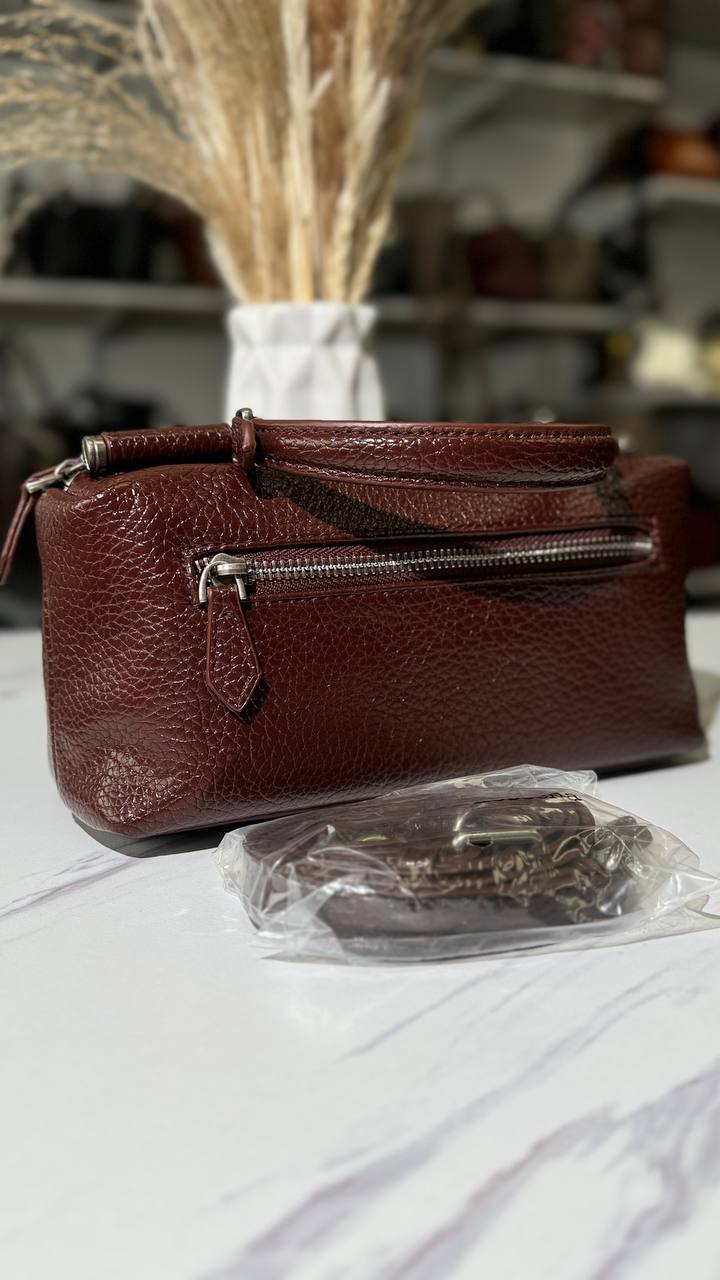 Urban Chic – Stylish Eco-Leather Bag with a Long Strap