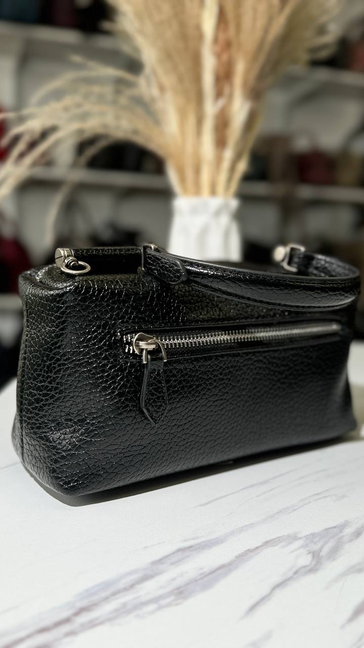 Urban Chic – Stylish Eco-Leather Bag with a Long Strap