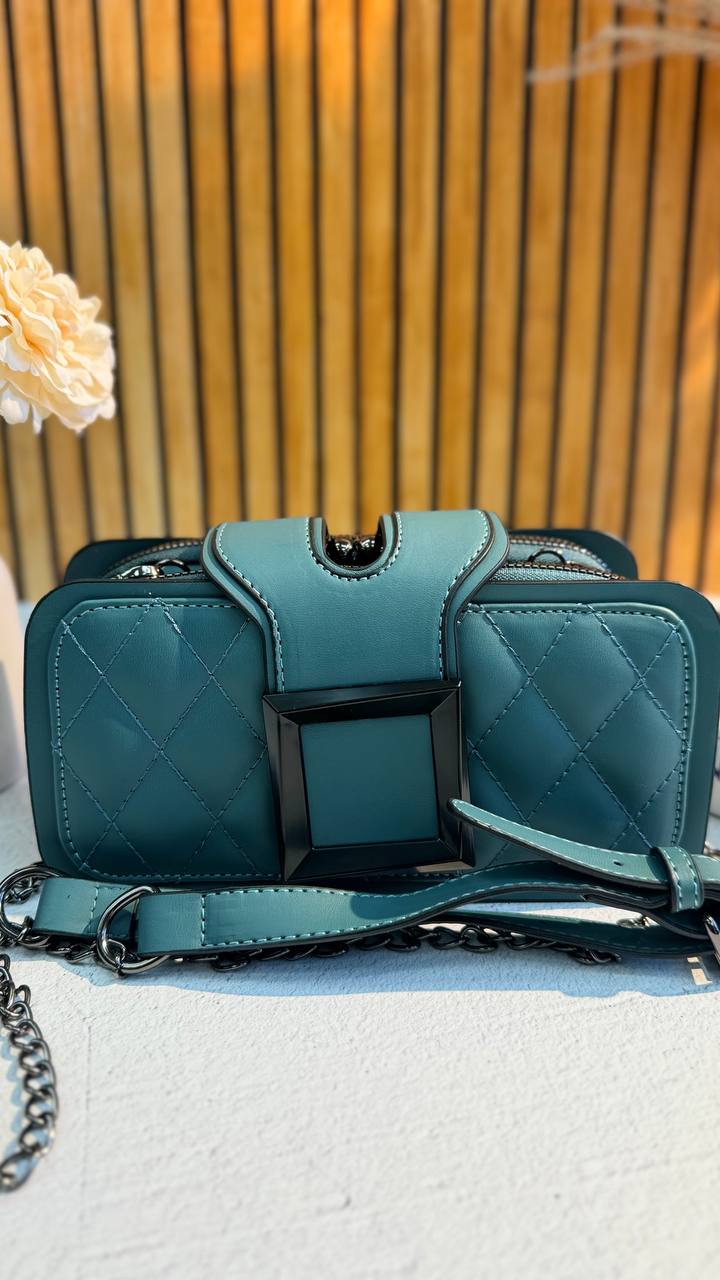 VERITE NOUVELLE Handbag – The Art of a New Style