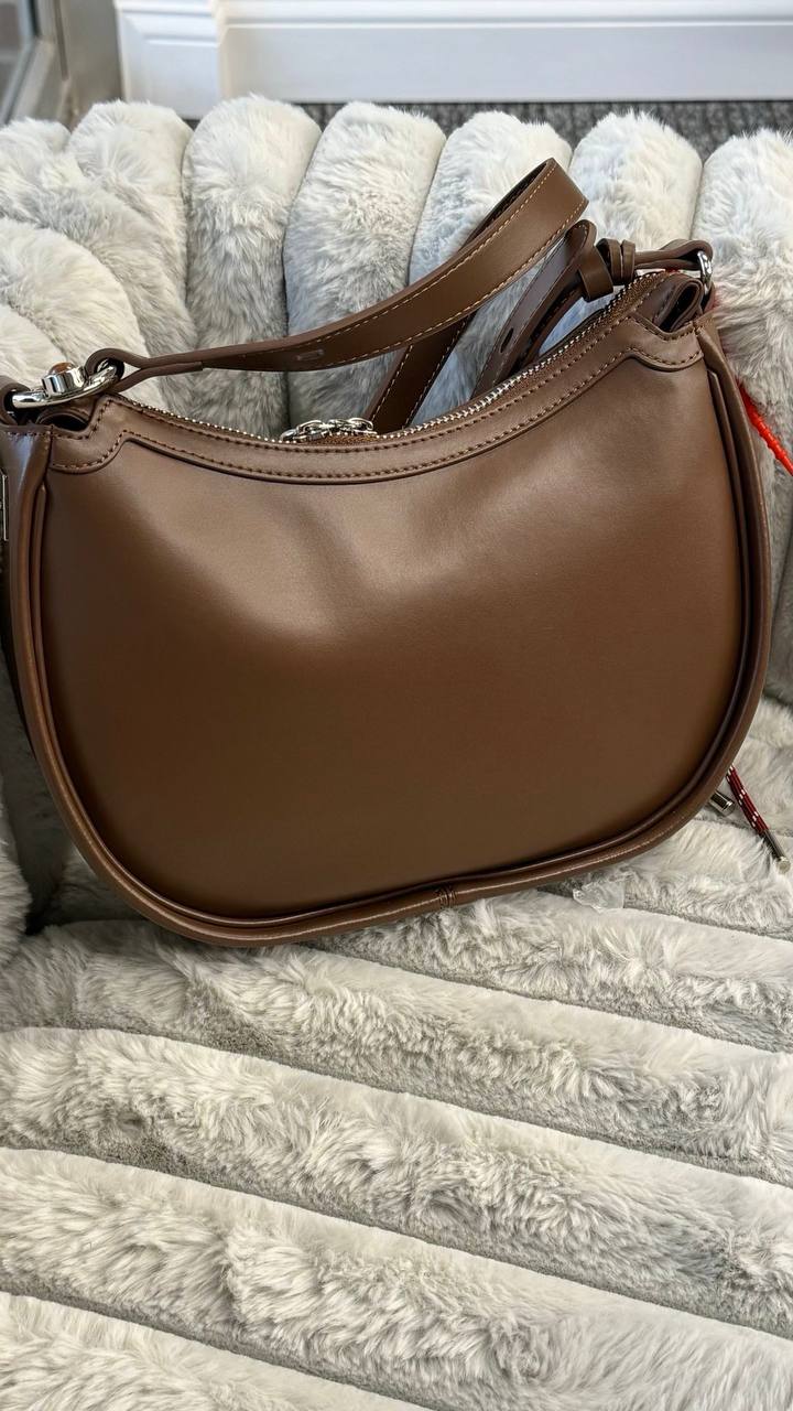 Dual Texture Elegance” – High-Quality Suede and Leather Bag