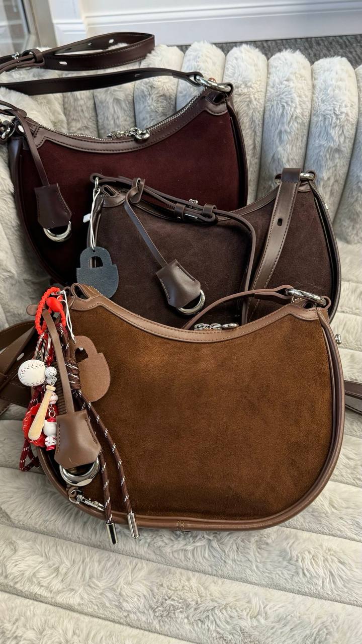 Dual Texture Elegance” – High-Quality Suede and Leather Bag