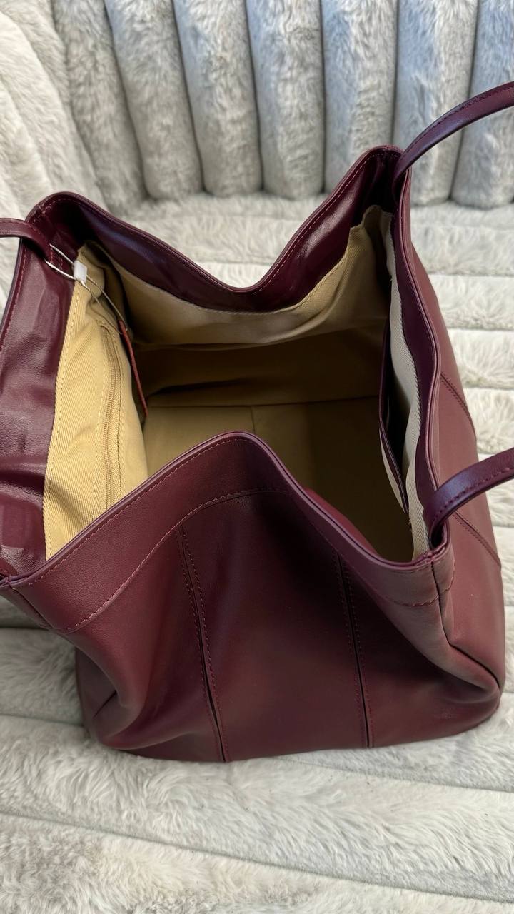 Versatile Elegance– High-Quality Genuine Leather Transformer Bag