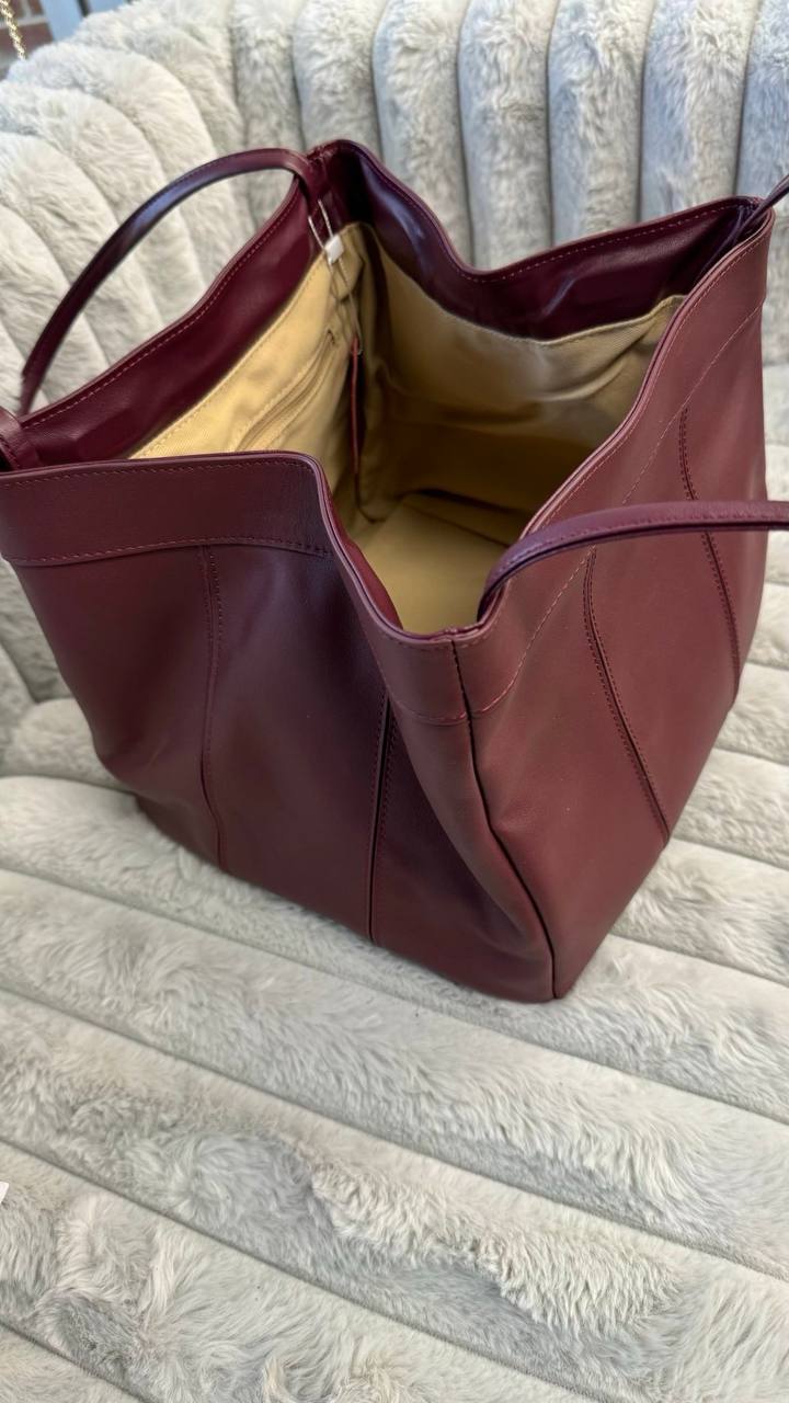 Versatile Elegance– High-Quality Genuine Leather Transformer Bag