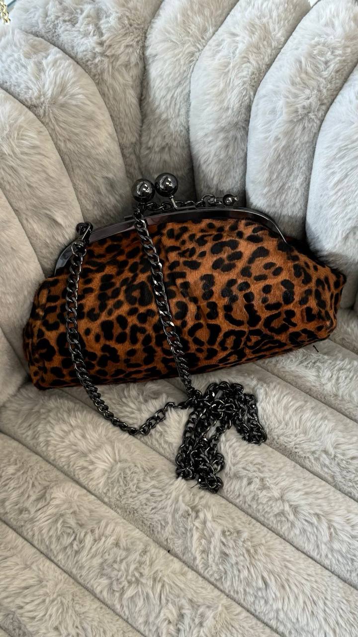 Wild Elegance – Natural Wool Clutch with Leopard Print