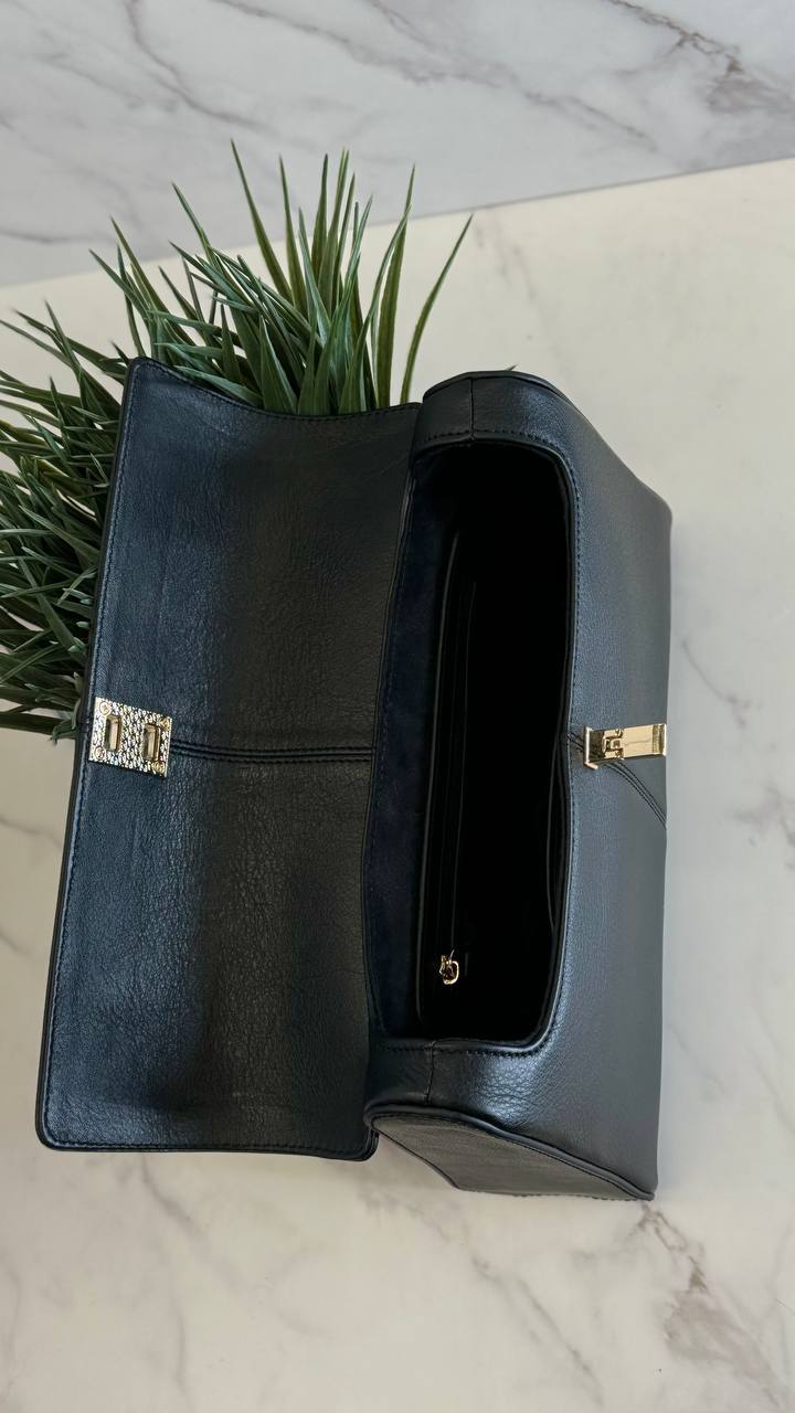 “Enzo Nori Classic Grace”